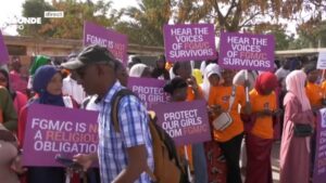 Demonstrationen in Gambia gegen das Gesetz zur Legalisierung der Genitalverstümmelung